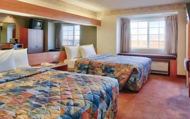 Western Skies Inn And Suites