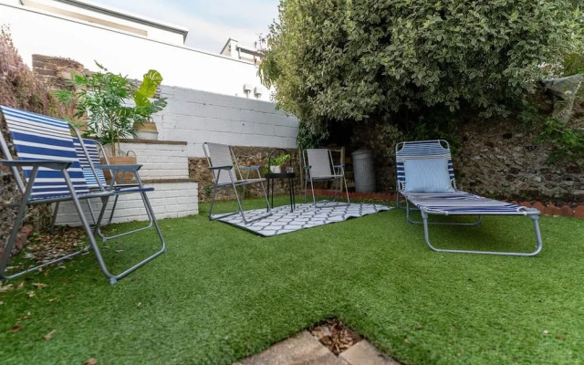Host Stay Centurion House