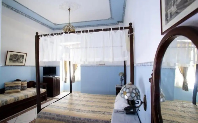 Monte Kristo Hotel