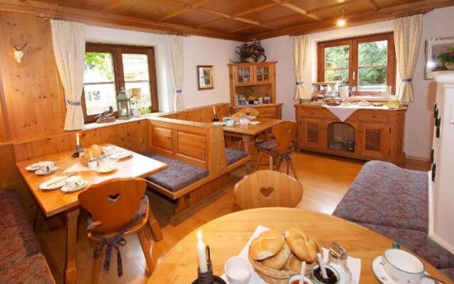 Privatpension Forsthaus Pernthaner