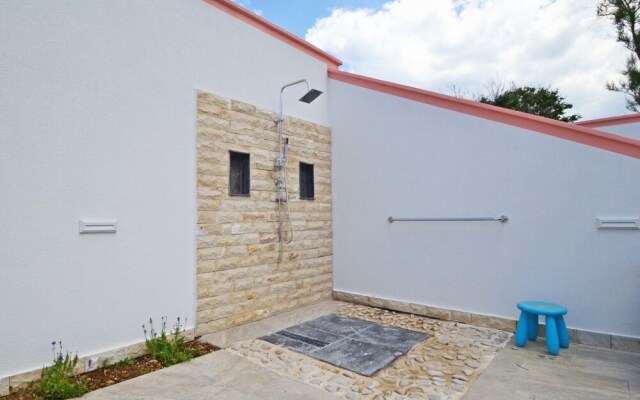 Melandura Dinji ka in Dinji ka