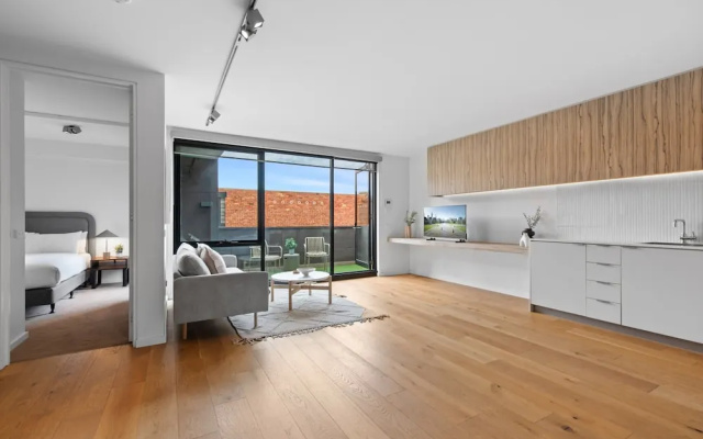 Lovely 1-bed With Balcony in St Kilda's Heart – Balcony – Melbourne