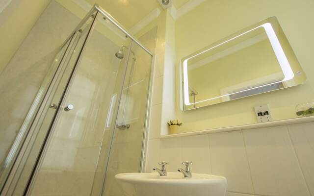 Balfour House Apartment