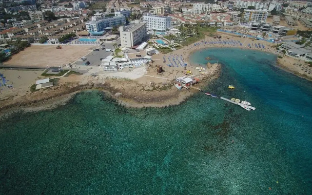 Pola Costa Beach Hotel Apartment