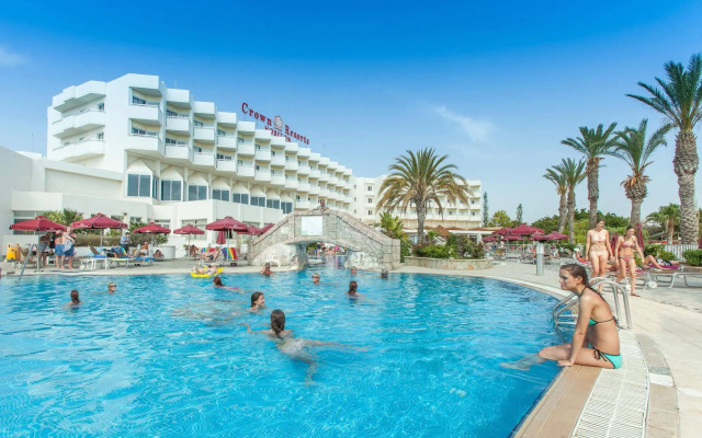 Crown Resorts Horizon Hotel