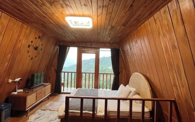 Emerald Cabin Dieng