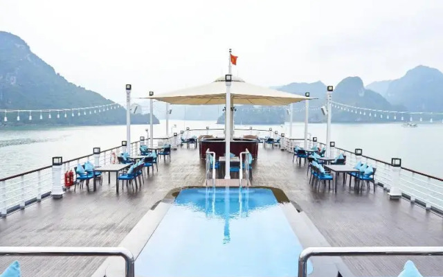 Paradise Grand Cruise Lan Ha Bay