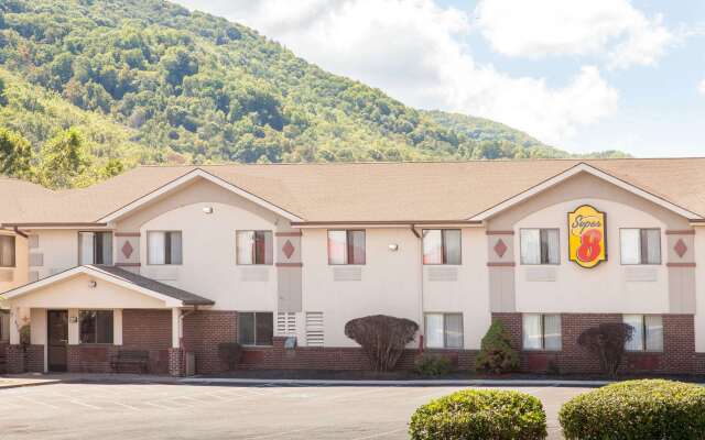 Super 8 by Wyndham Norton VA