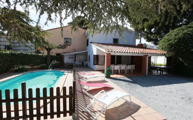 Villa Acogedora Para 11 Personas en Salou