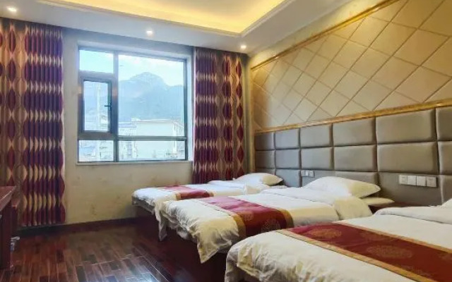 Luqu Langchuan Hotel