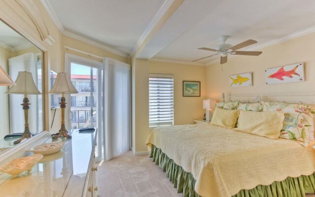 Hodnett Cooper's Beach Club