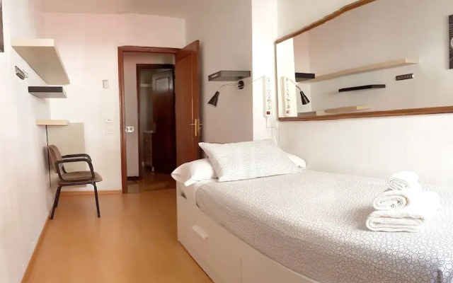 Modern and Comfortable Madrid Flat