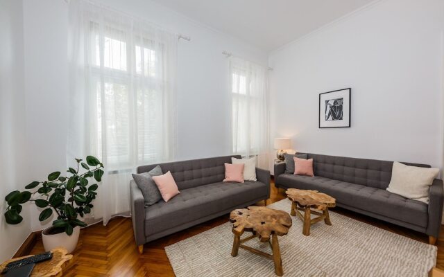 Best Luxury apt in Zagreb for 16 ppl