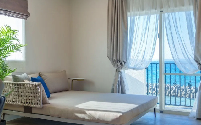 Crystal Villa Ikema