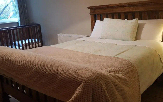 Ethan House Holiday Suites