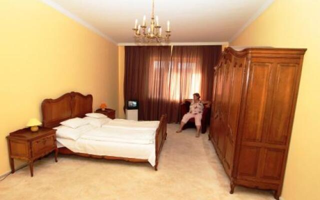 Kincsem Wellness Hotel