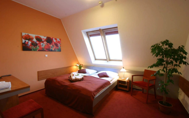 Hotel Ruby Blue