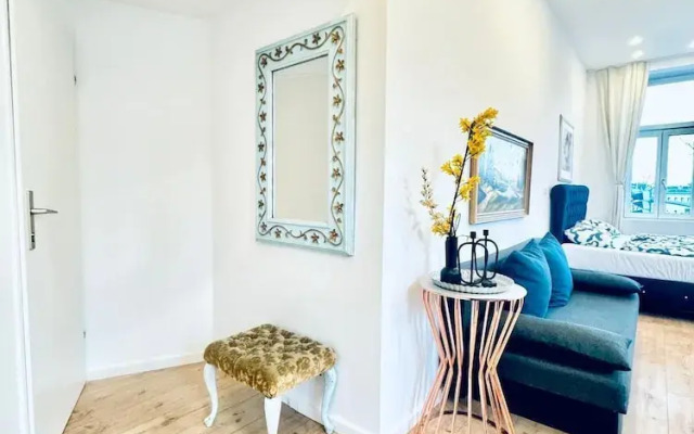 Spacious 3BR Near Kaufpark Alterlaa
