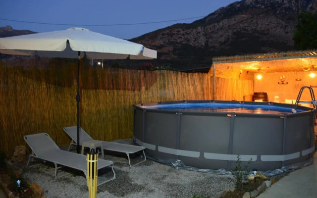 Elias Maro House