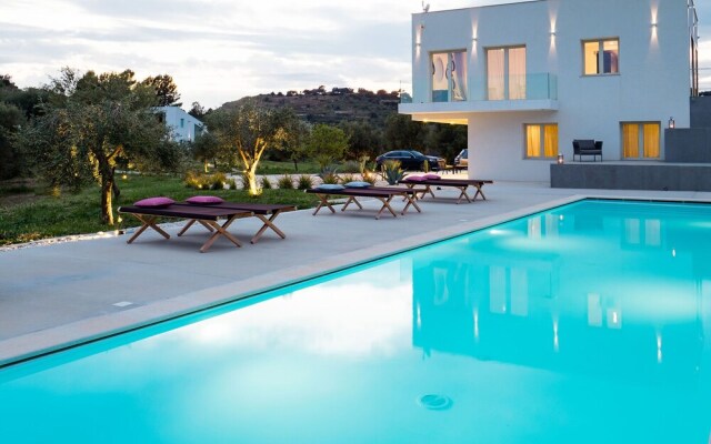 Modern Villa in Sicily with Pool