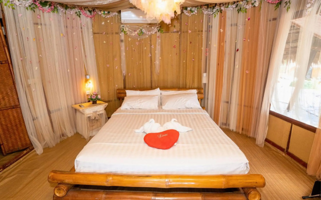 Paree Hut Resort Koh Sichang