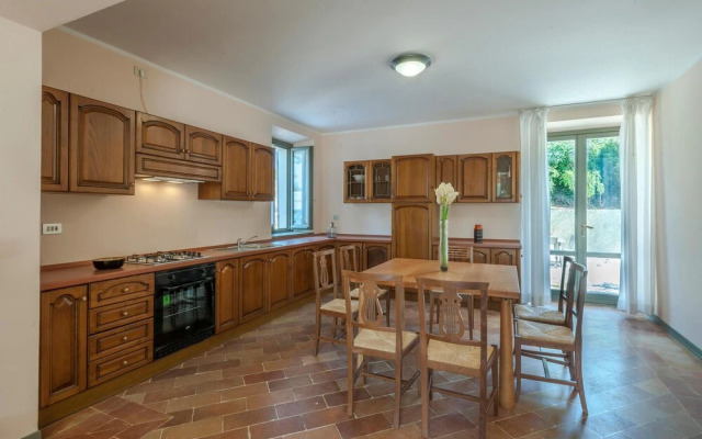 Stunning Apartment in Pesaro With Wifi and 6 Bedrooms
