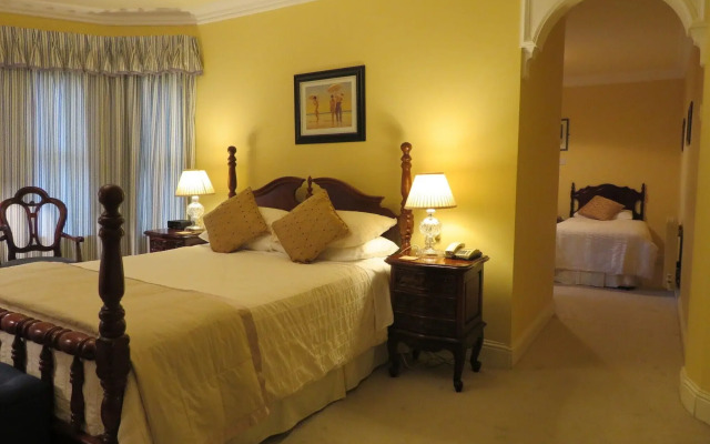 Brook Manor Lodge