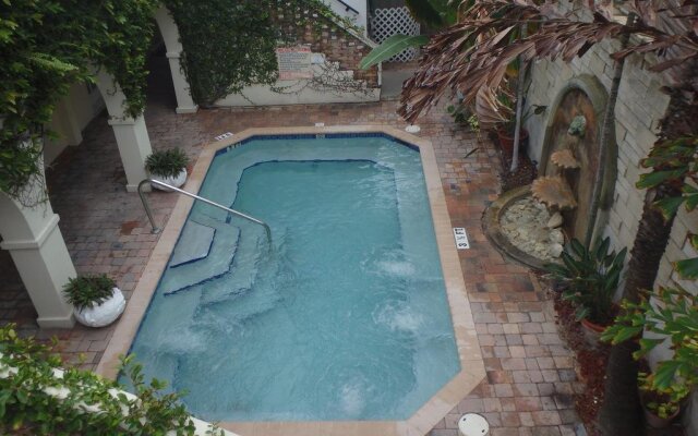 Courtyard Villa Hotel