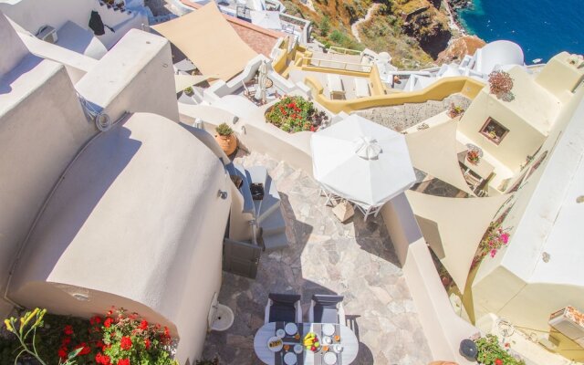 Nano Oia Villas