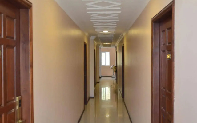 Golden City Light Hotel
