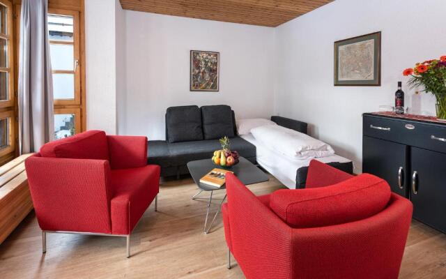 Schweizerhof Ferienwohnungen Lenzerheide 4