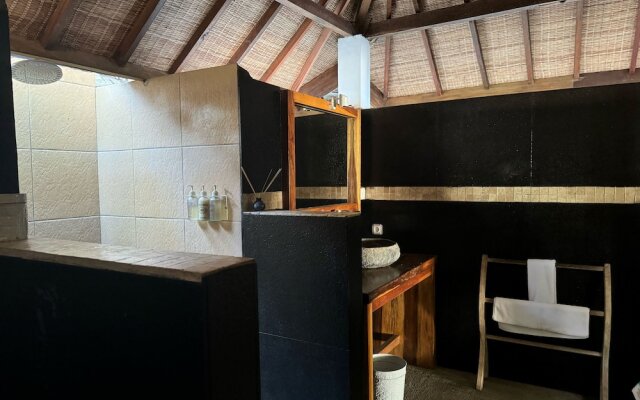 Scallywags Beach Club