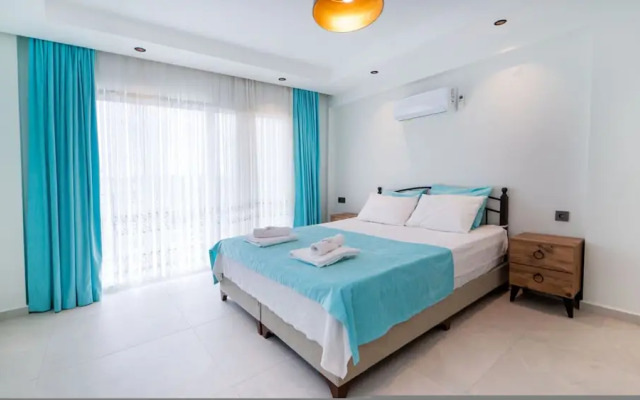 Huge Triplex Villa w Pool and Garden in Fethiye