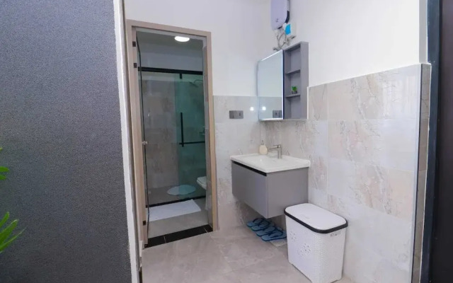 Lux Suites City Oasis Apartments