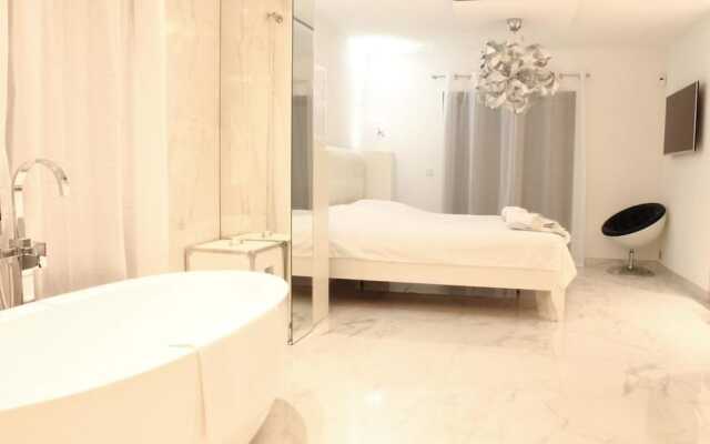 SHANGTASIA Luxury Art Room