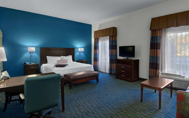 HAMPTON INN &amp; SUITES SMITHFIELD(H)