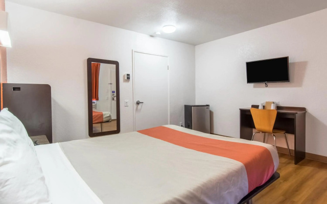 Econo Lodge Bakersfield