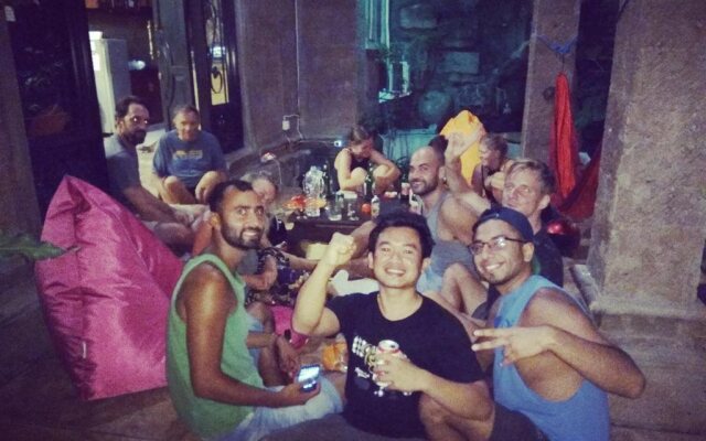 Joker Hostel 2