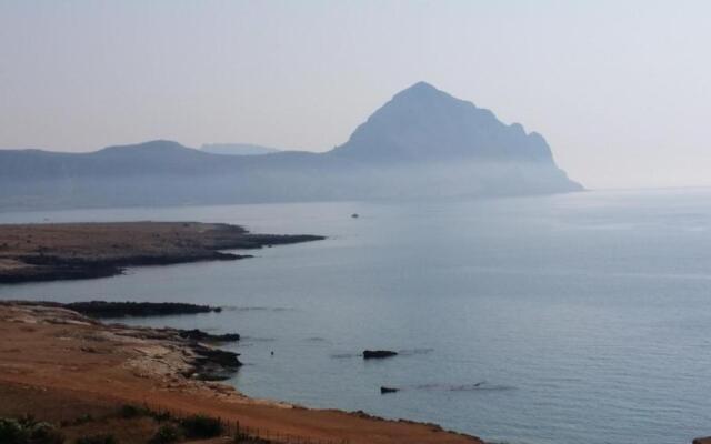 Sole e Fiori di Sicilia