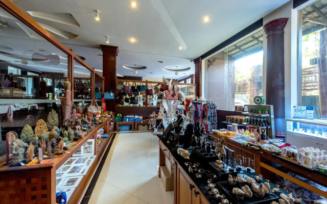 Pacific Hotel & Spa