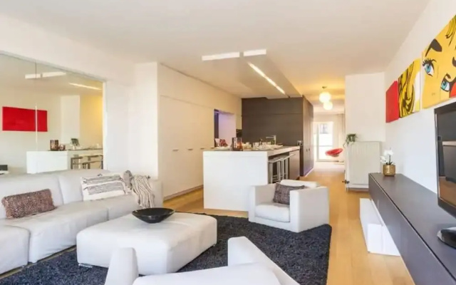 Modern Apartment at the Beach With Parking