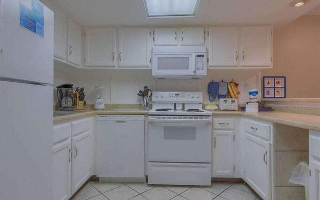 Castaways by Meyer Vacation Rentals