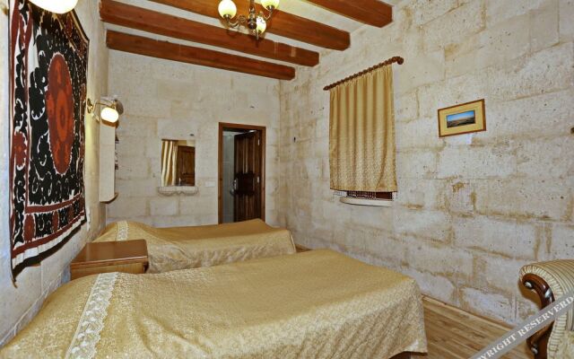 Anatolia Raymonde Cave House