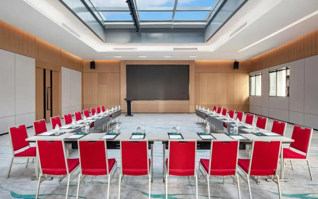 Shanghai Elong Hotel