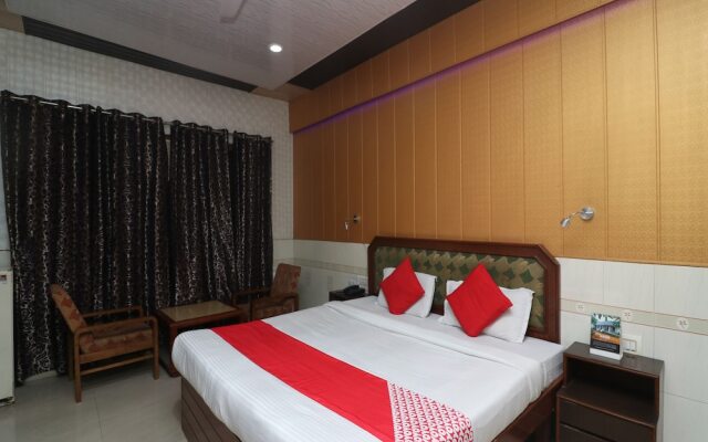 Collection O 28628 Hotel Himgiri Residency