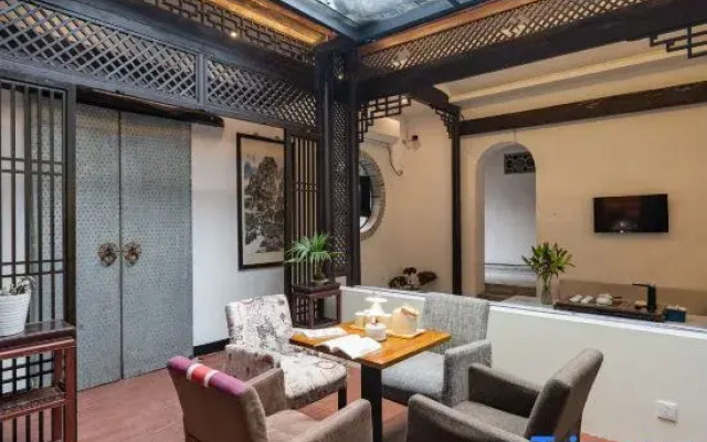 Yike Boutique Hotel