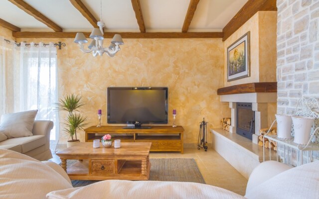 Luxury Villas Kras Ladies
