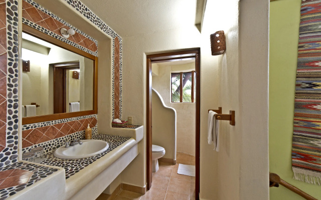La Villa Luz Adults Only