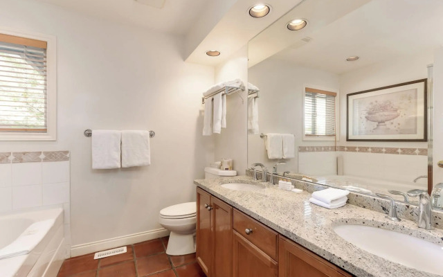 Villa's At Eldorado Resort