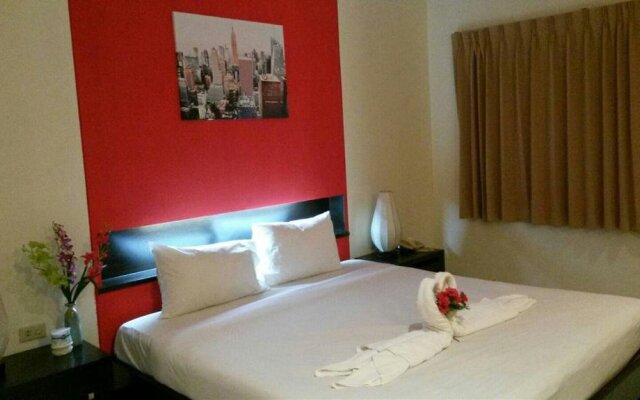 Roar Inn Patong